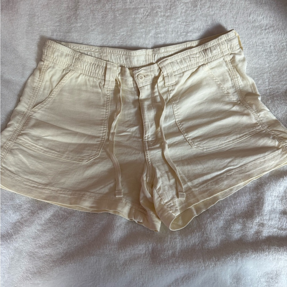 American Eagle Outfitters High Waist Cream Shorts
